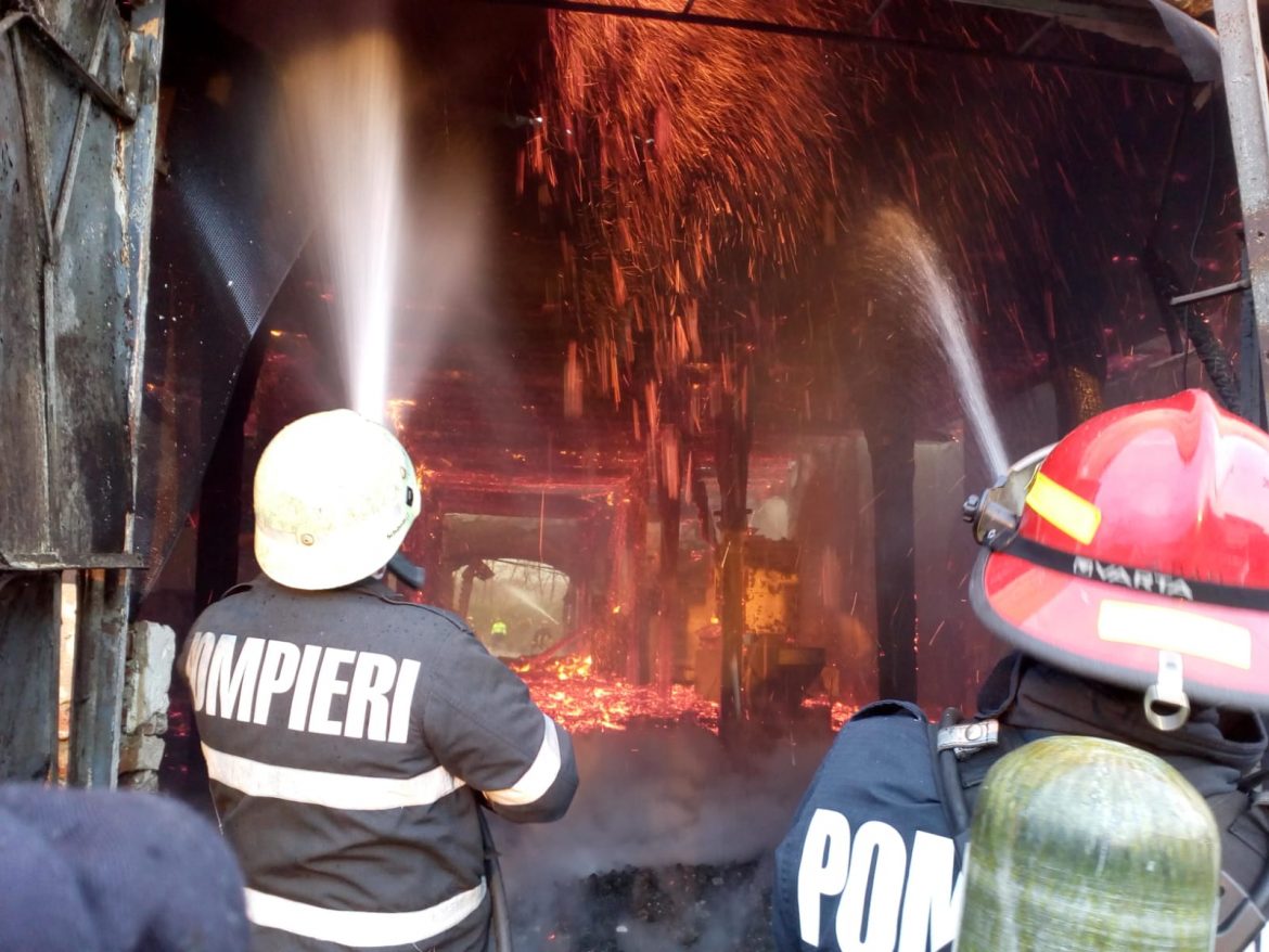 incendiu depozit seminte 2