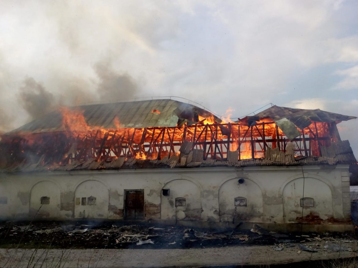 incendiu depozit seminte 4