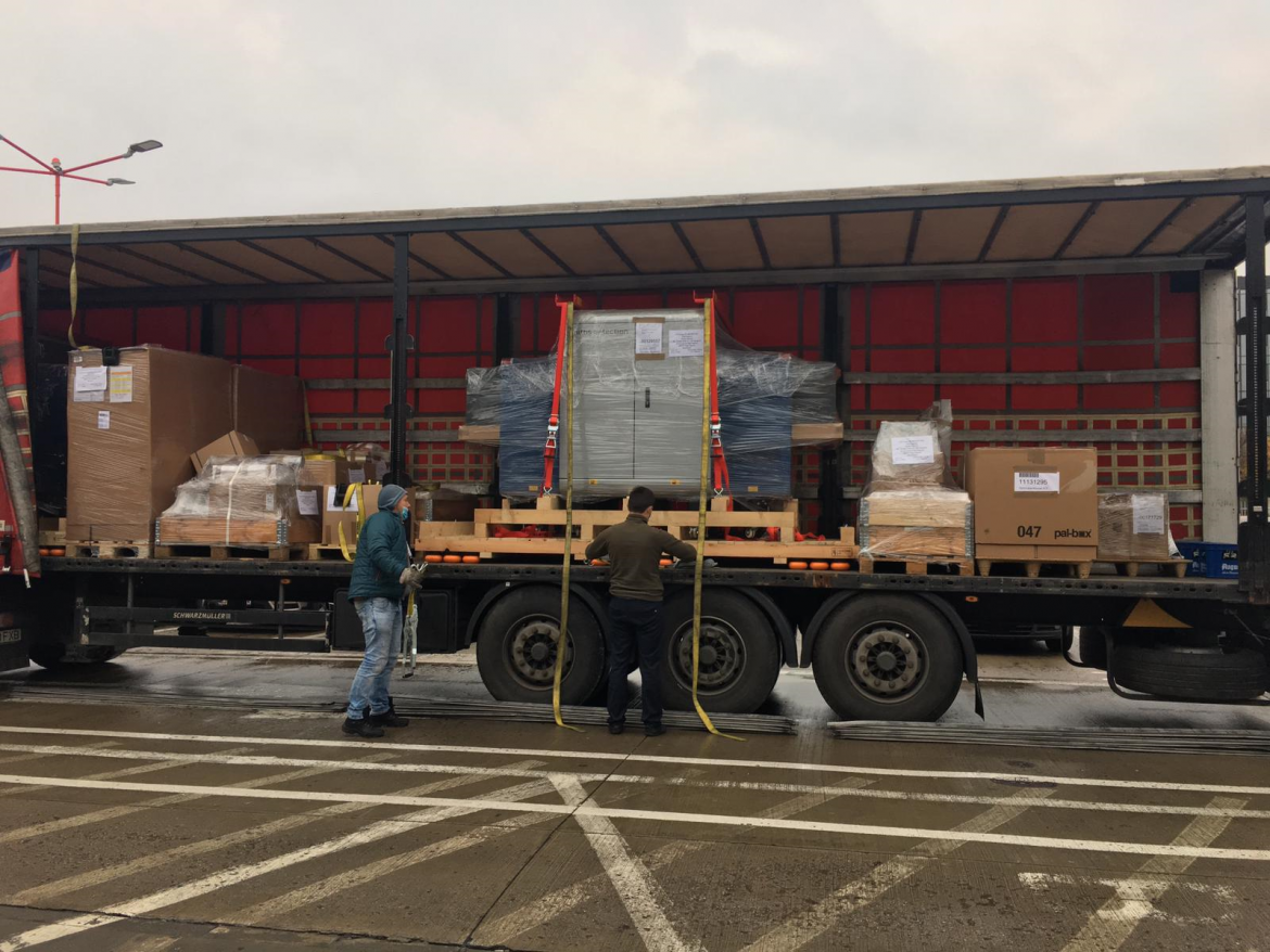 echipament securitate aeroport