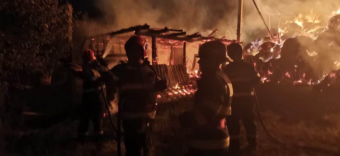 incendiu furaje