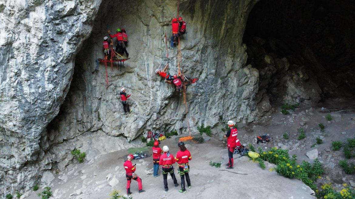 Cheile Turzii, Salvamont